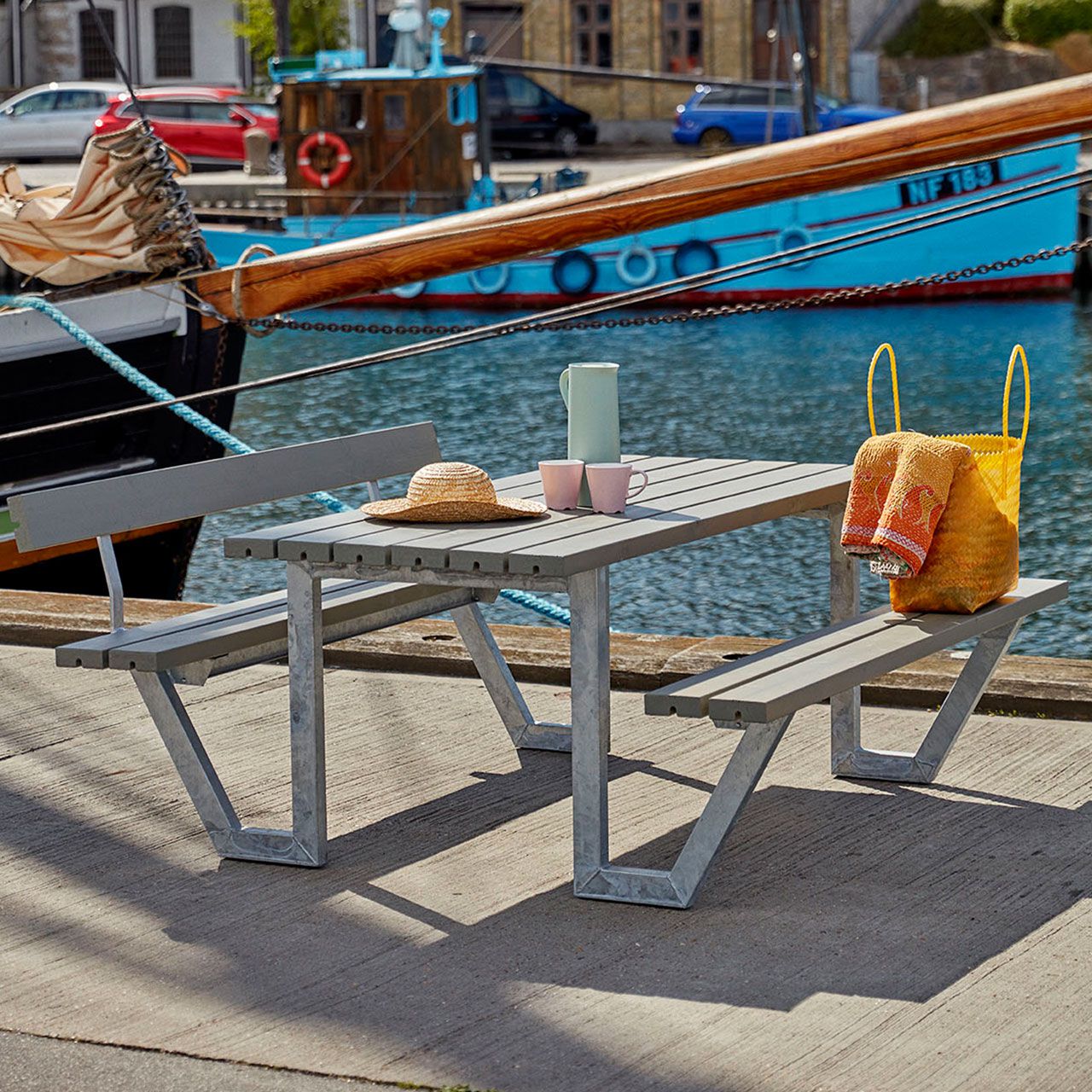 A2022_Picknicktisch_mit_Baenken_WEGA_Holz_Metall_taupe_2_1280x1280.jpg